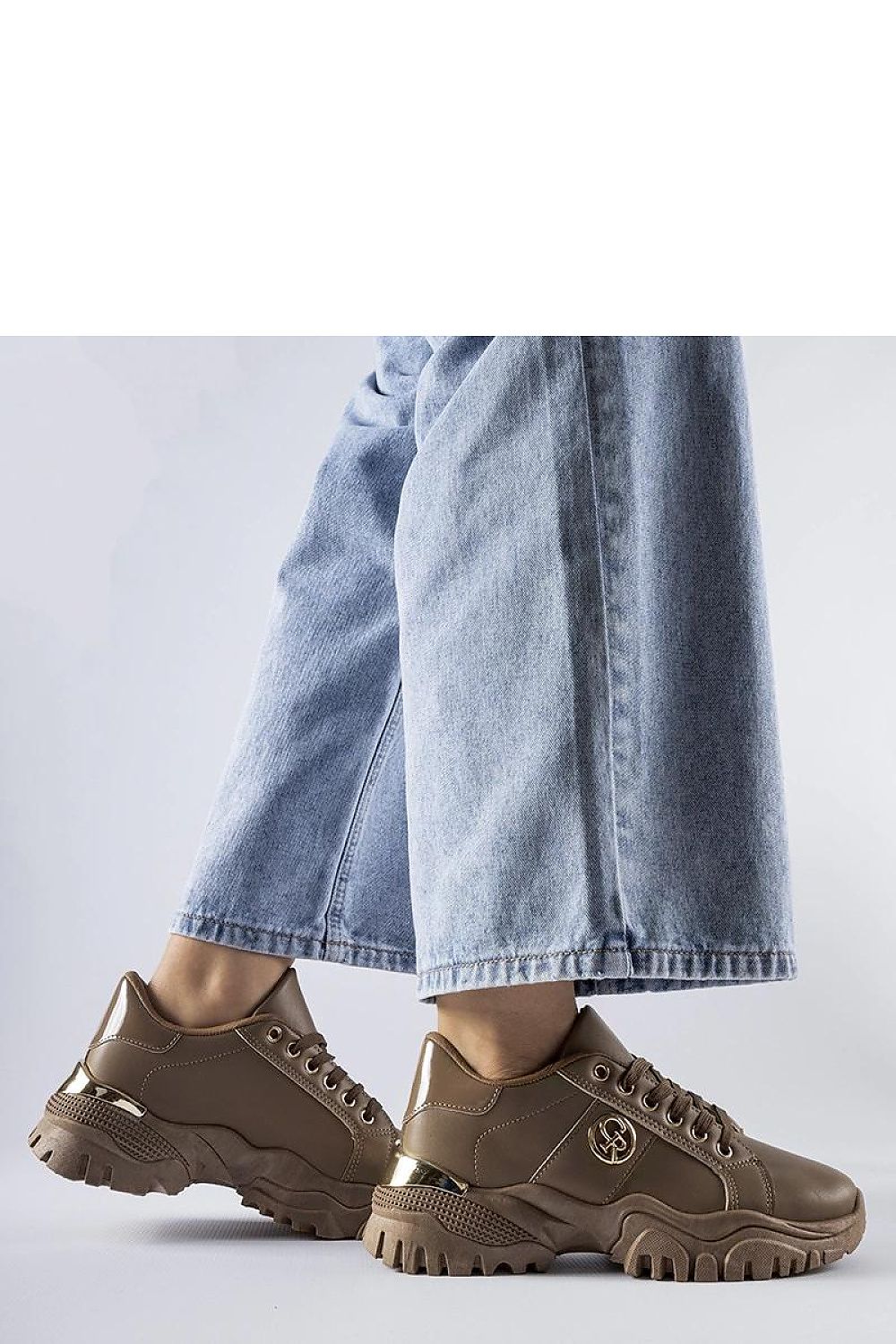 Baskets model 207635 Solea