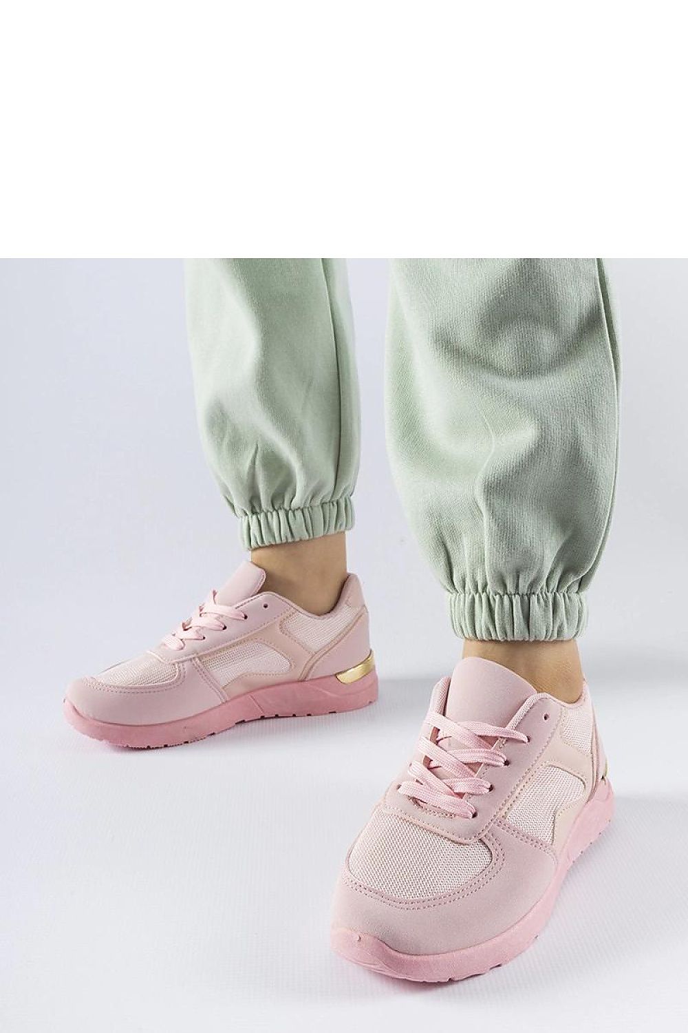 Baskets model 207640 Solea