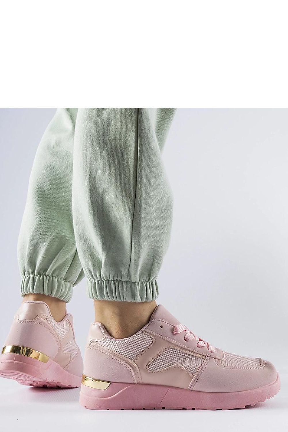 Baskets model 207640 Solea