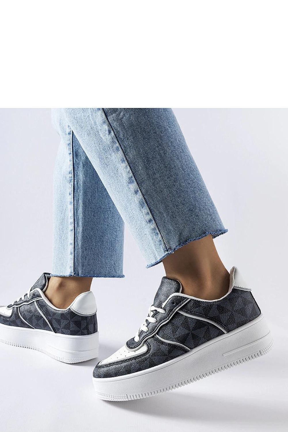 Baskets model 207751 Solea