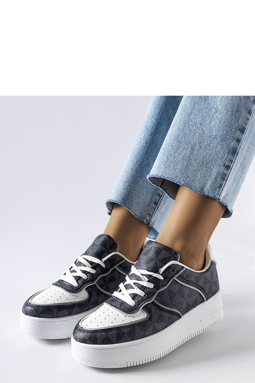 Baskets model 207751 Solea