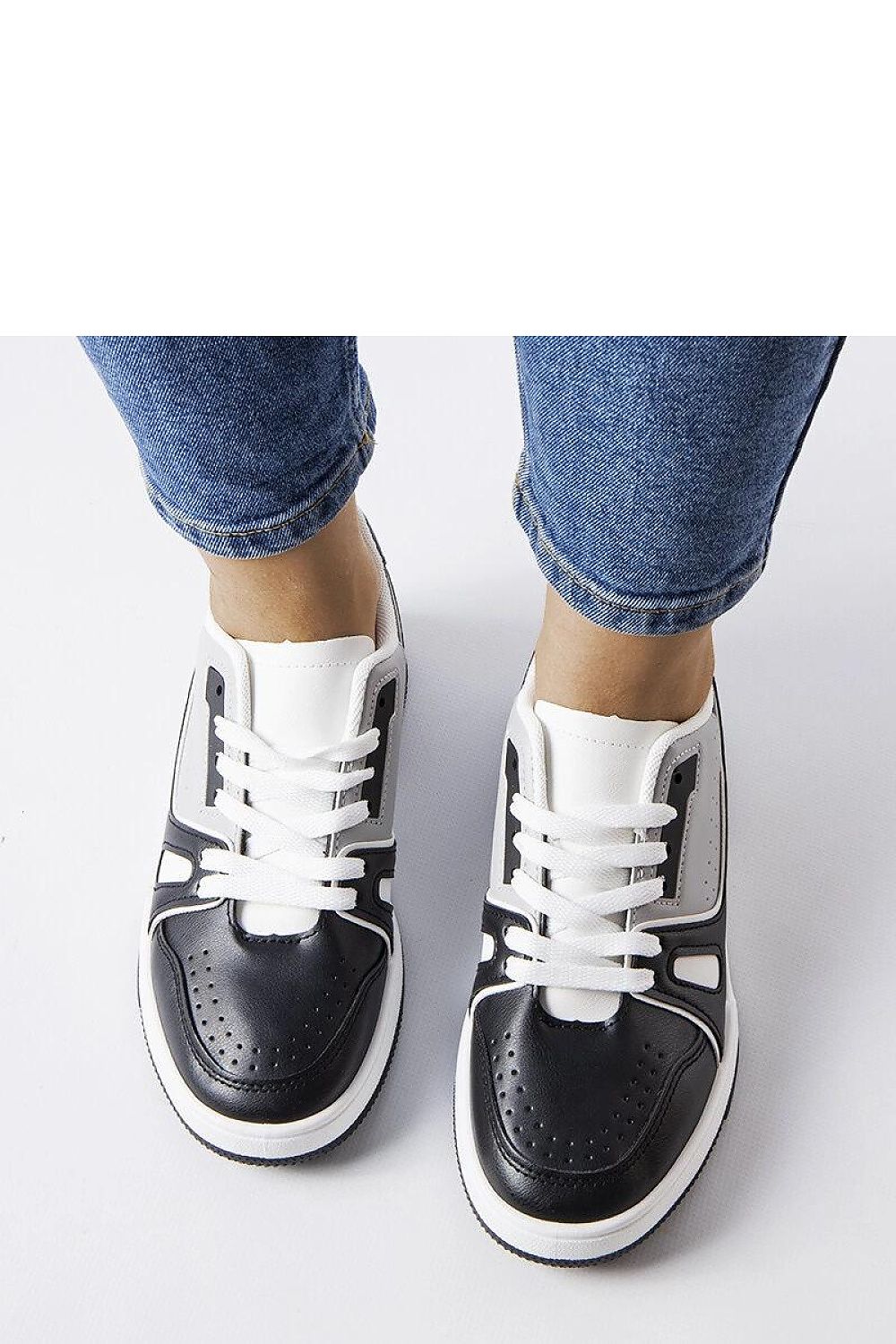 Baskets model 207770 Solea