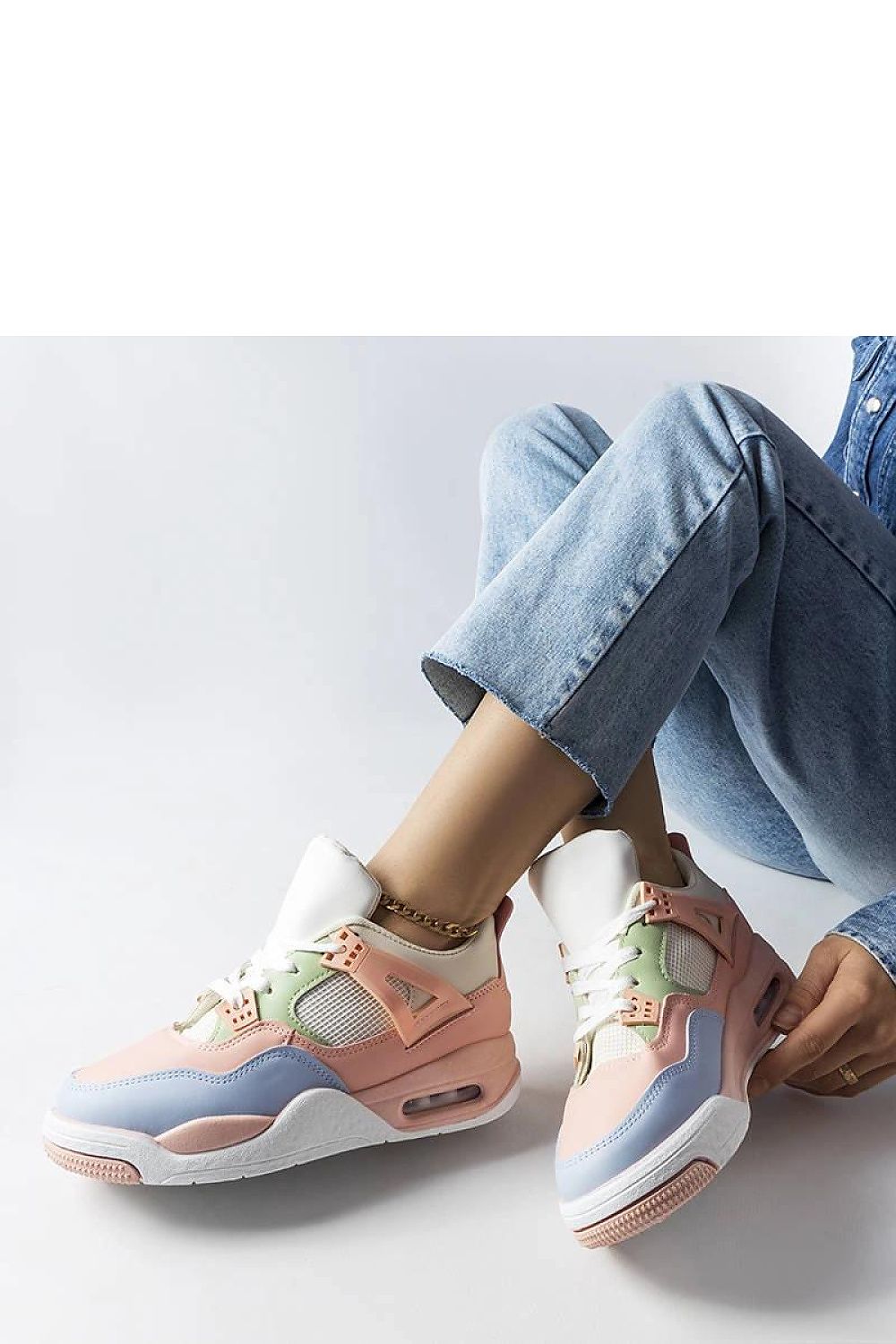 Baskets model 207817 Solea