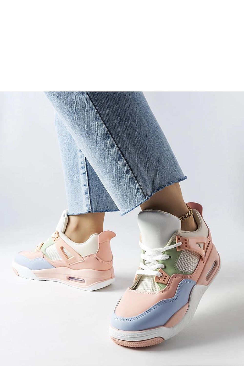 Baskets model 207817 Solea