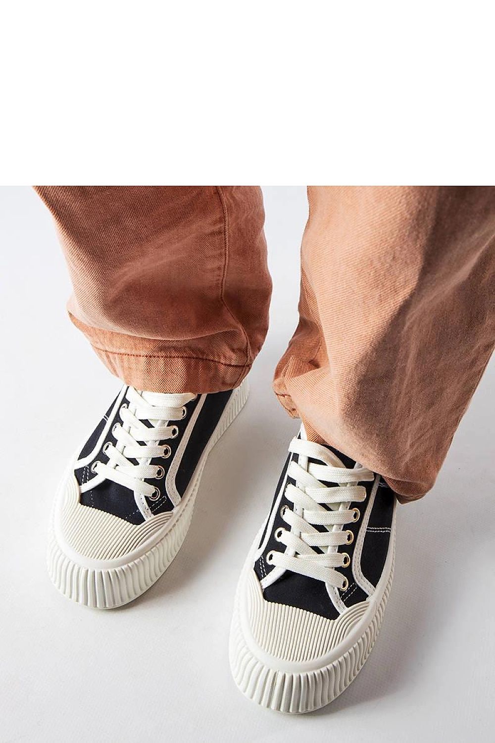 Baskets model 207841 Solea