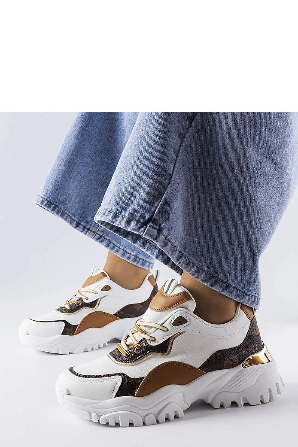 Baskets model 207868 Solea