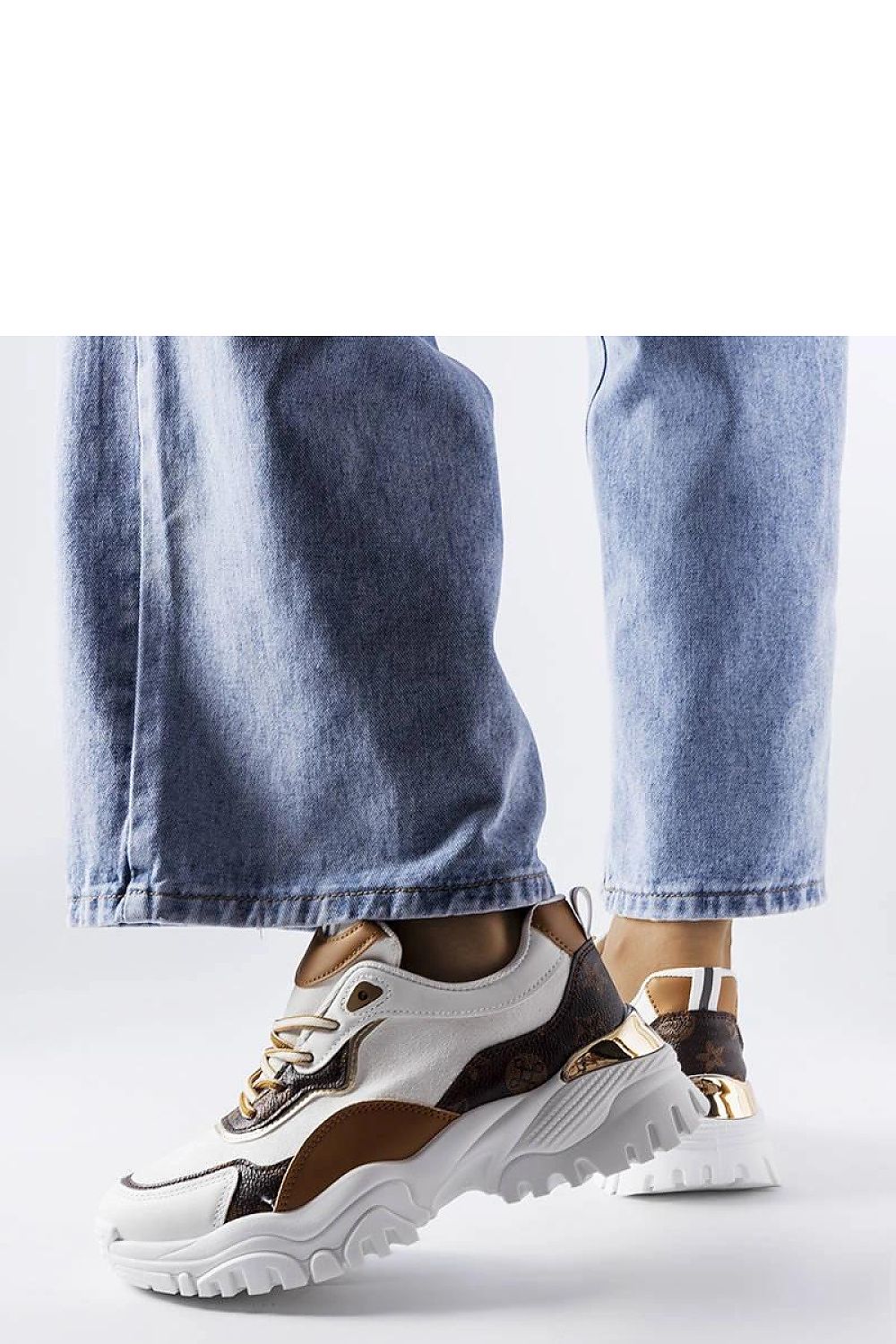 Baskets model 207868 Solea