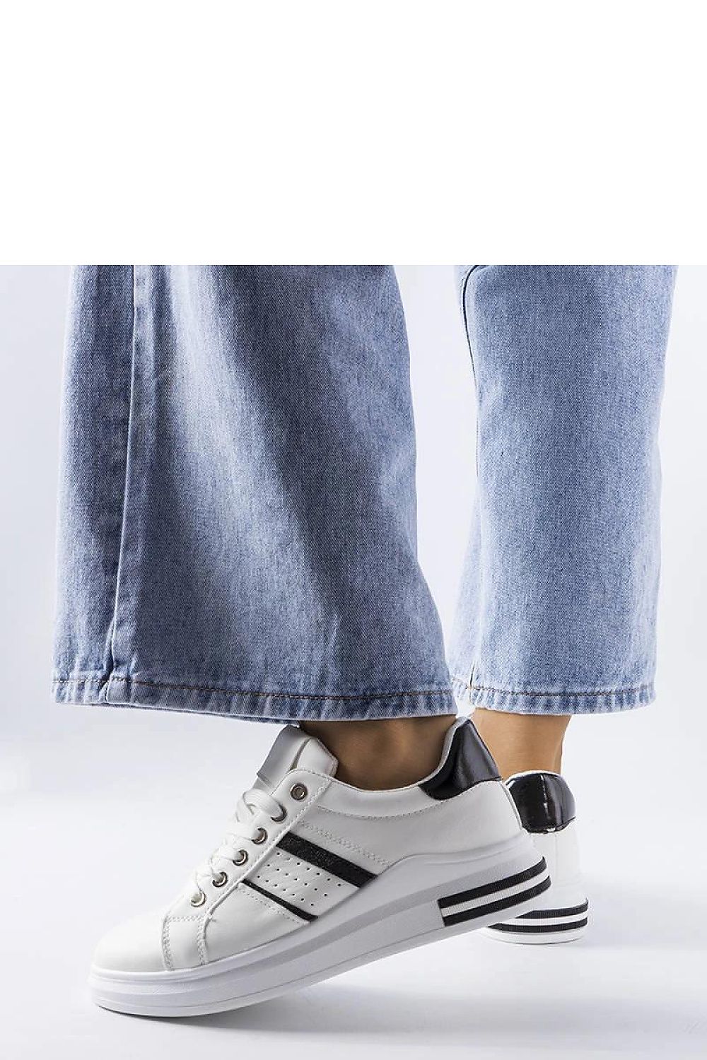 Baskets model 207870 Solea