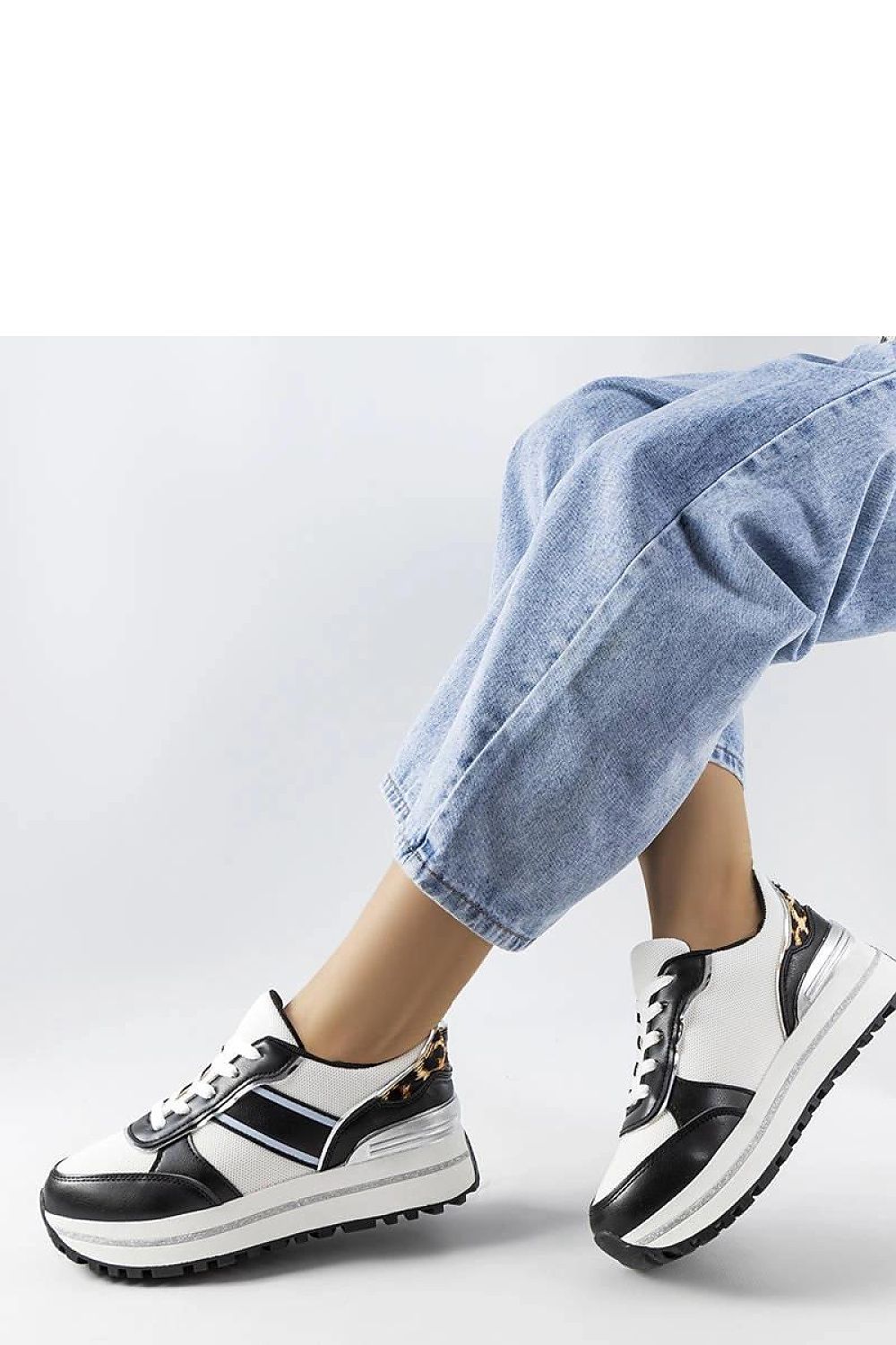 Baskets model 207884 Solea