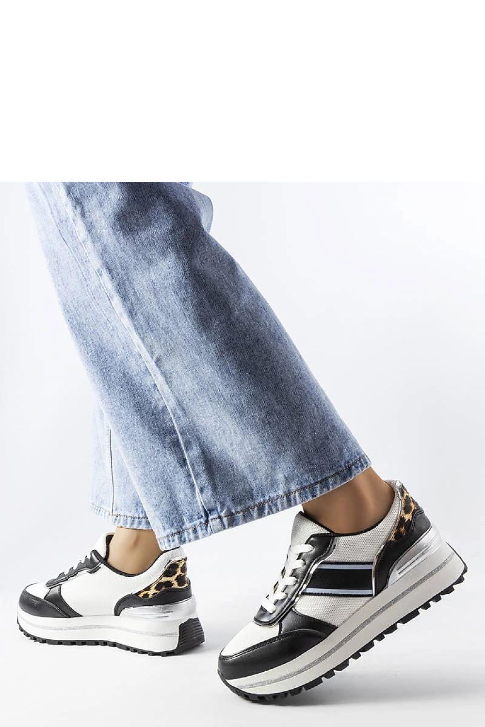 Baskets model 207884 Solea