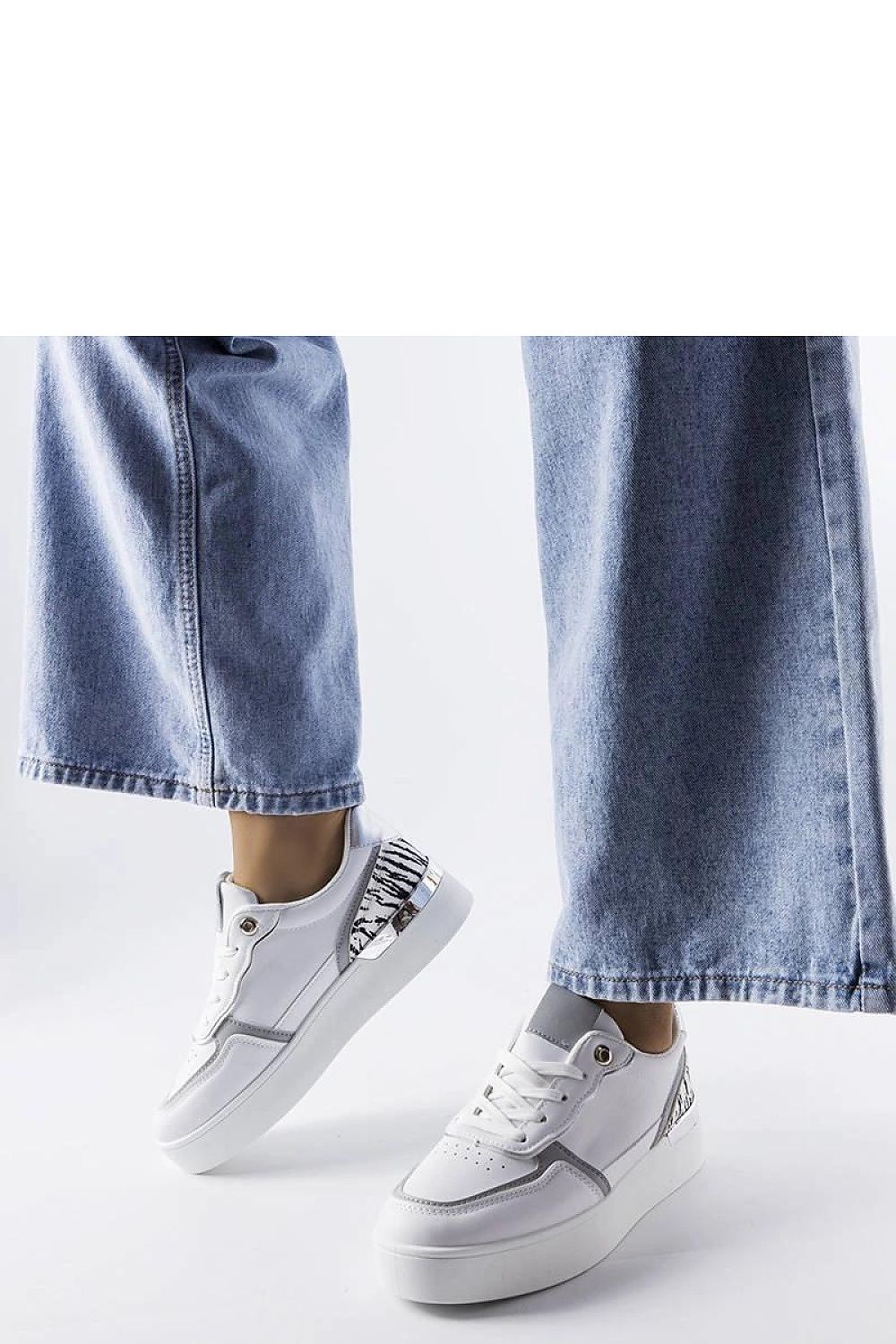 Baskets model 207885 Solea