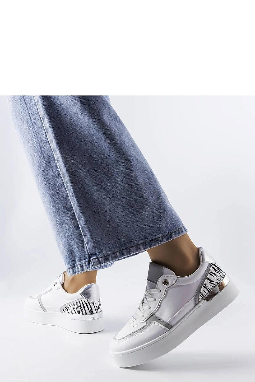 Baskets model 207885 Solea