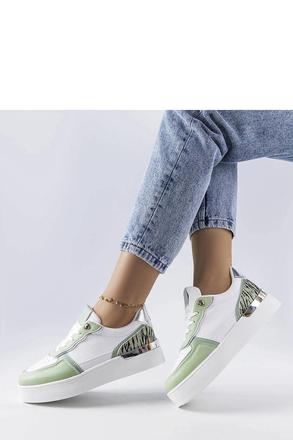 Baskets model 207887 Solea