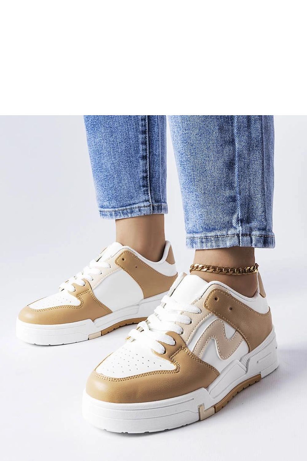 Baskets model 207906 Solea