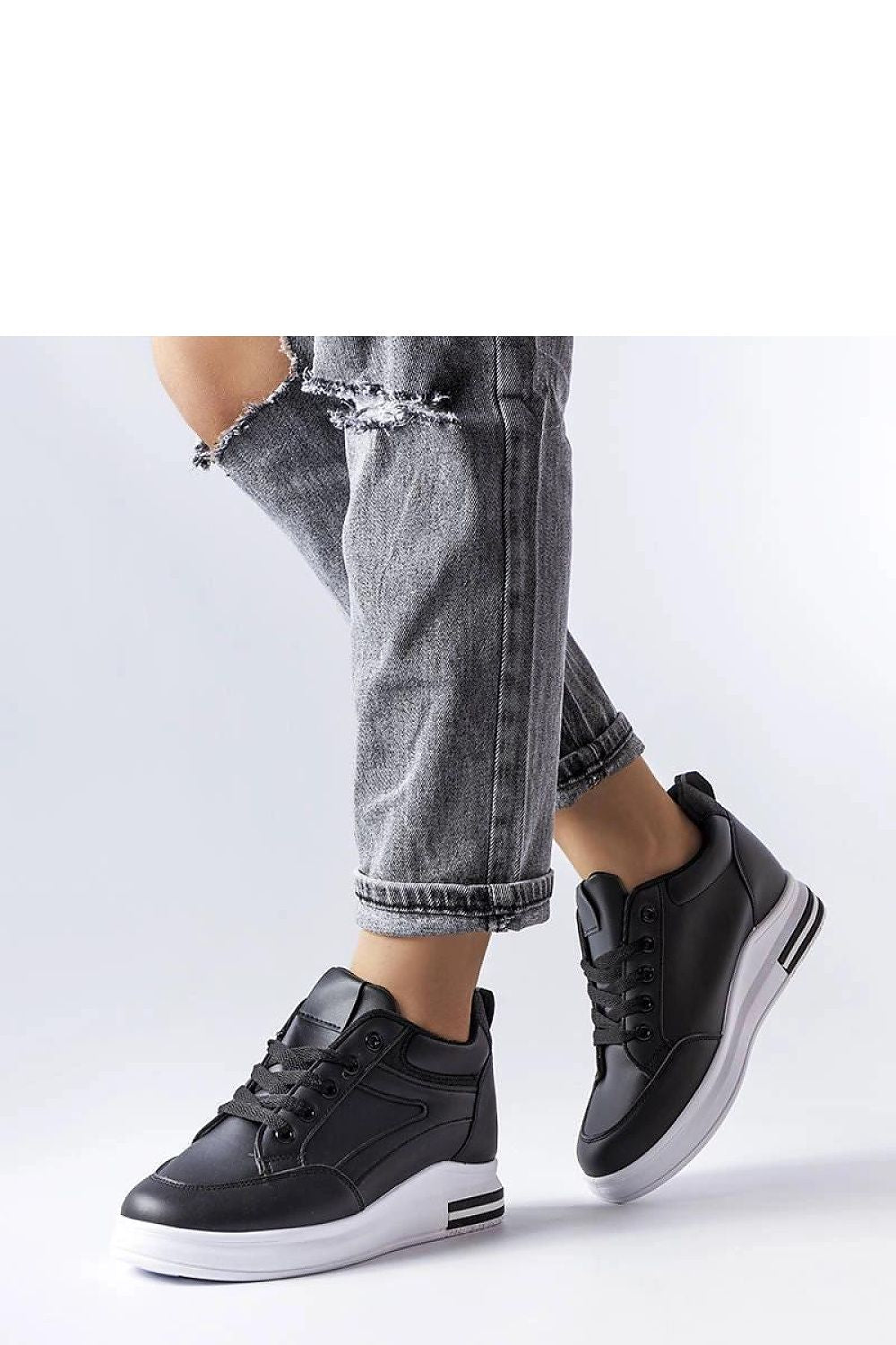 Baskets model 207919 Solea