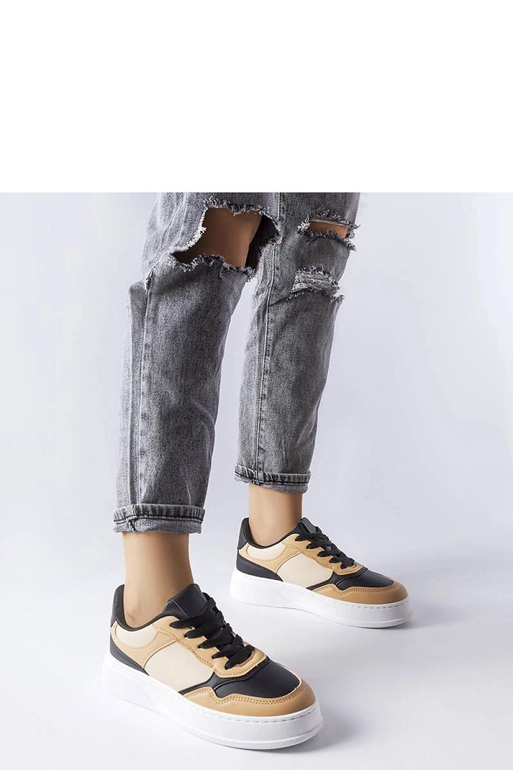 Baskets model 207922 Solea