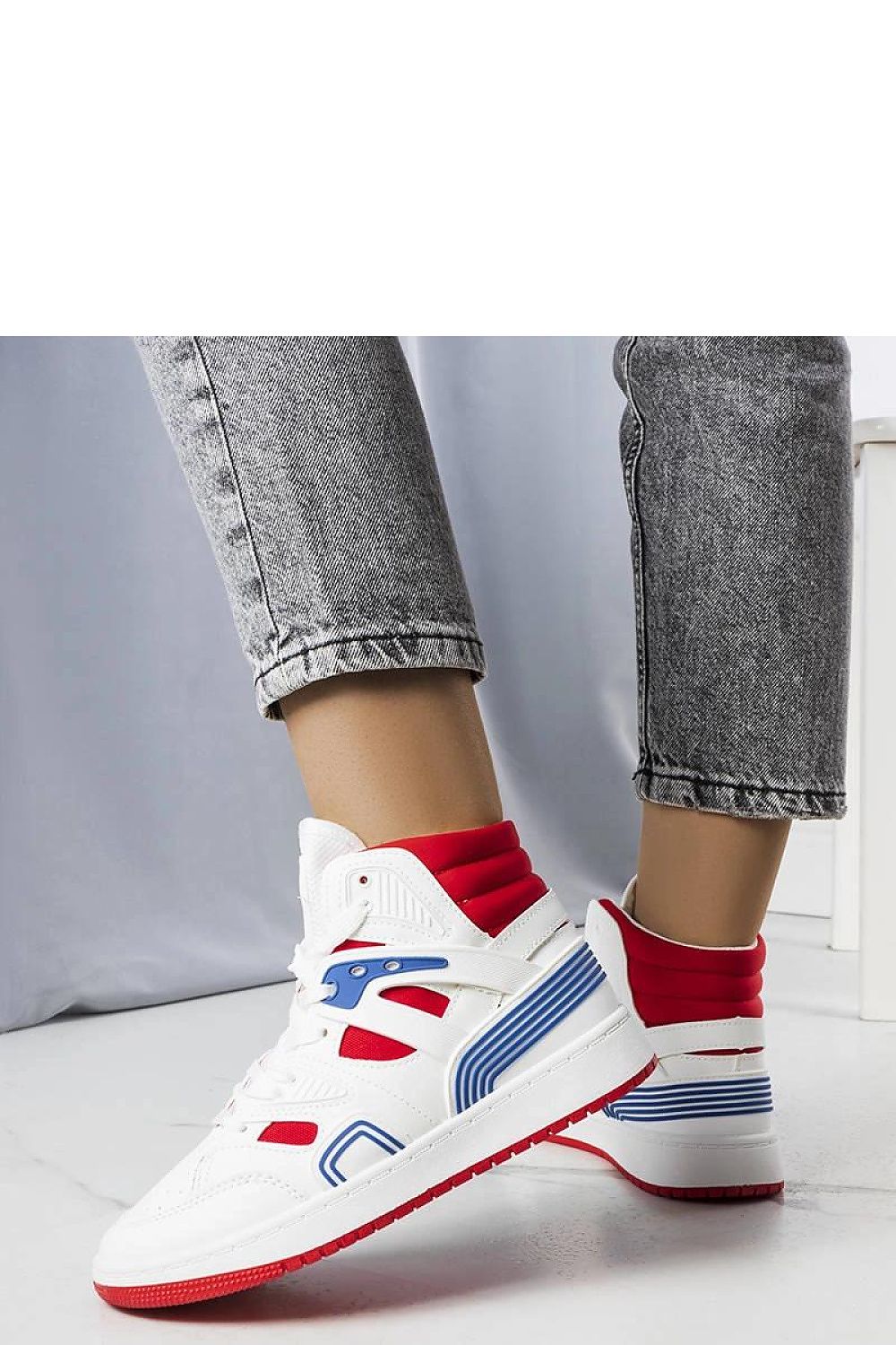 Baskets model 207979 Solea