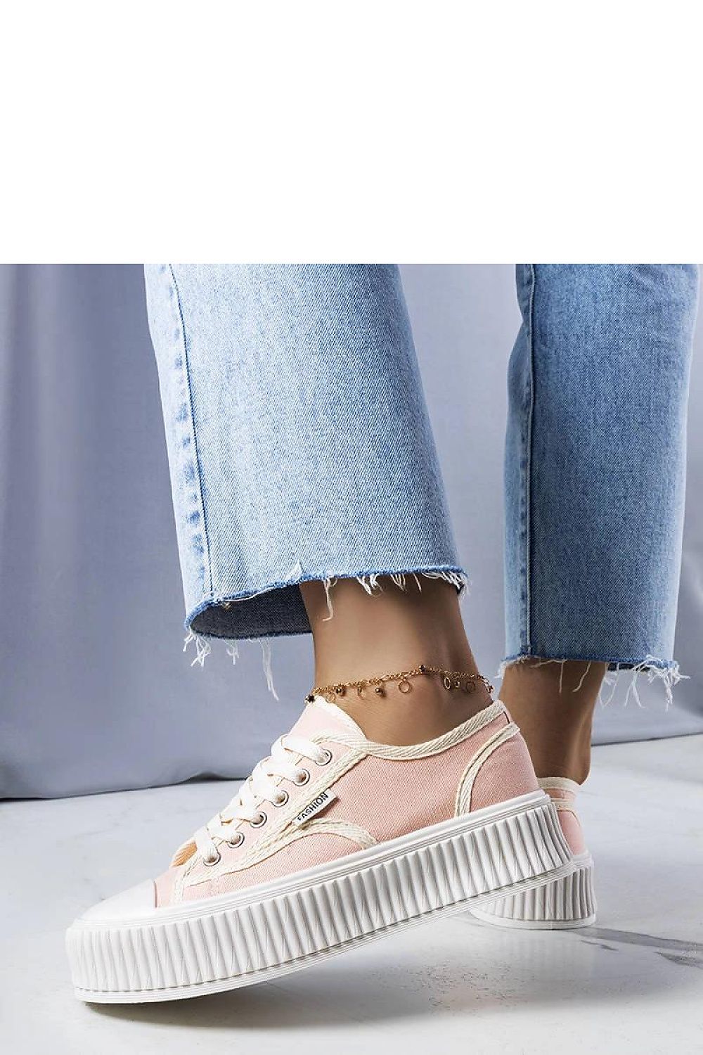 Baskets model 207981 Solea