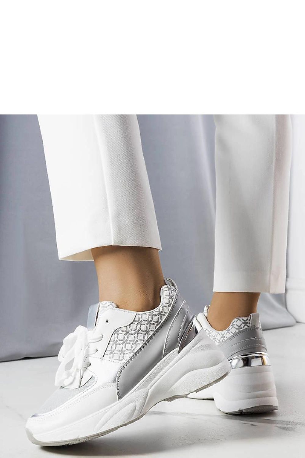 Baskets model 207987 Solea