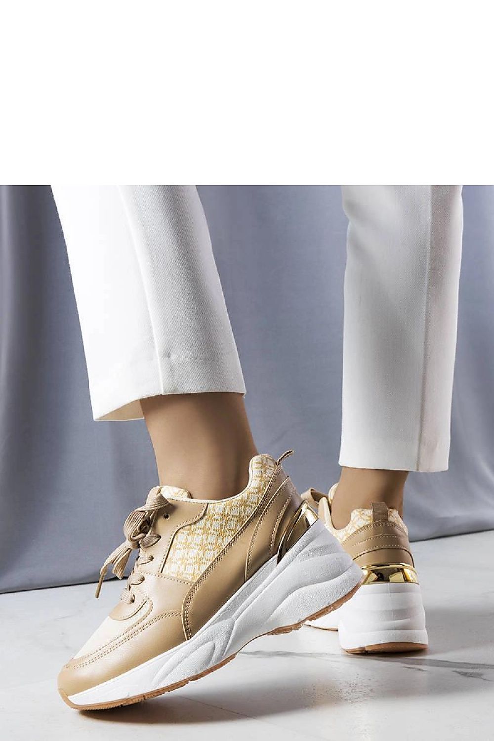 Baskets model 207988 Solea