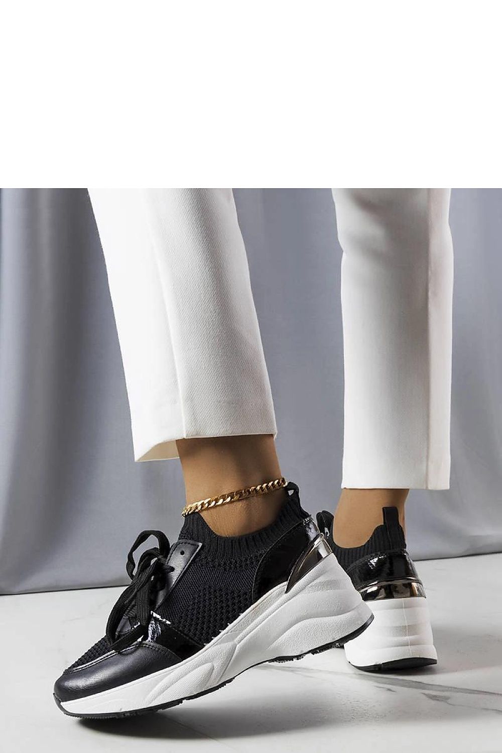 Baskets model 207993 Solea