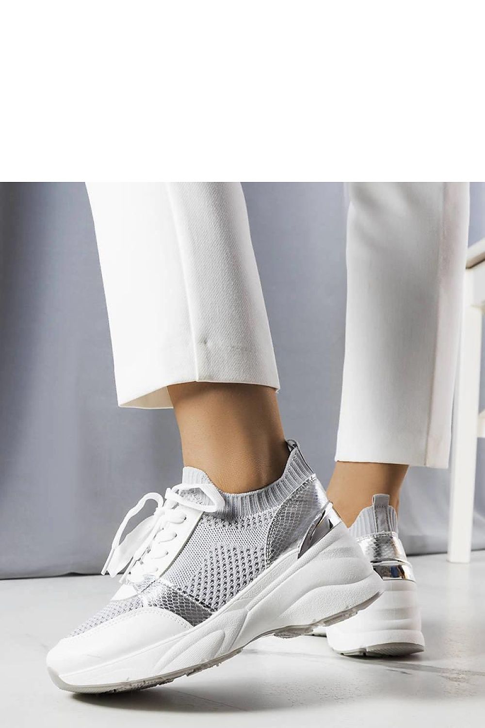 Baskets model 207995 Solea