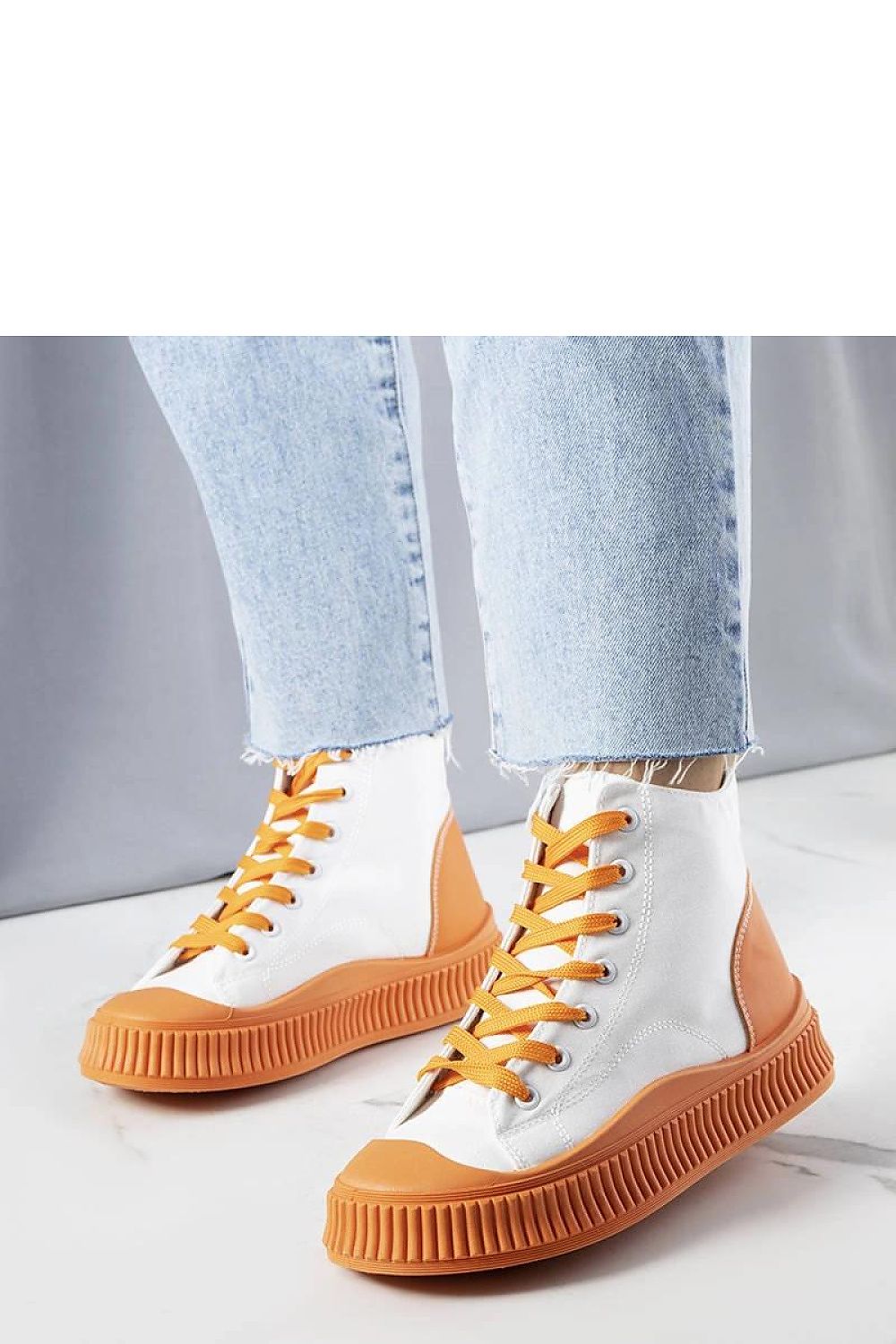 Baskets model 207996 Solea