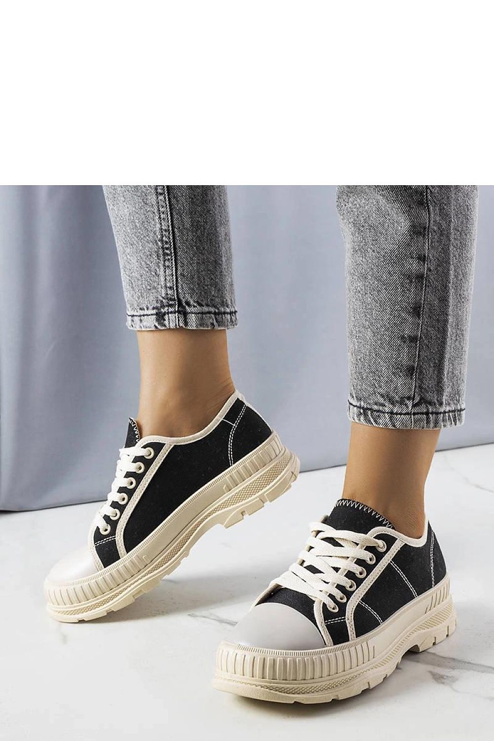 Baskets model 207997 Solea