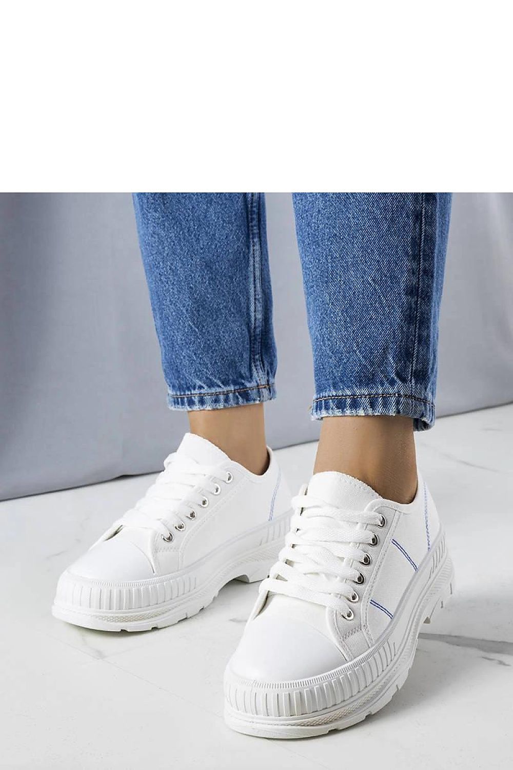 Baskets model 207998 Solea