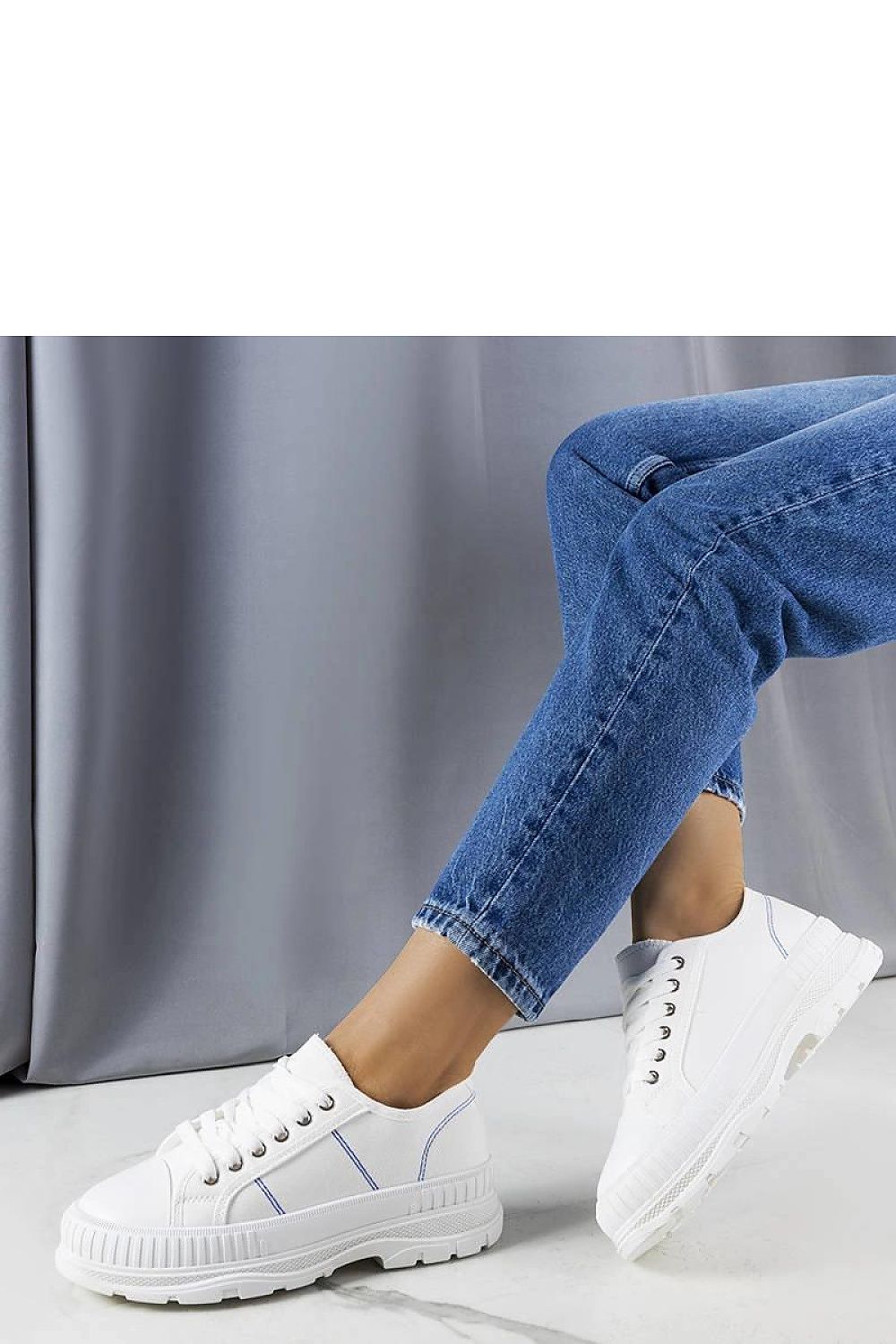 Baskets model 207998 Solea