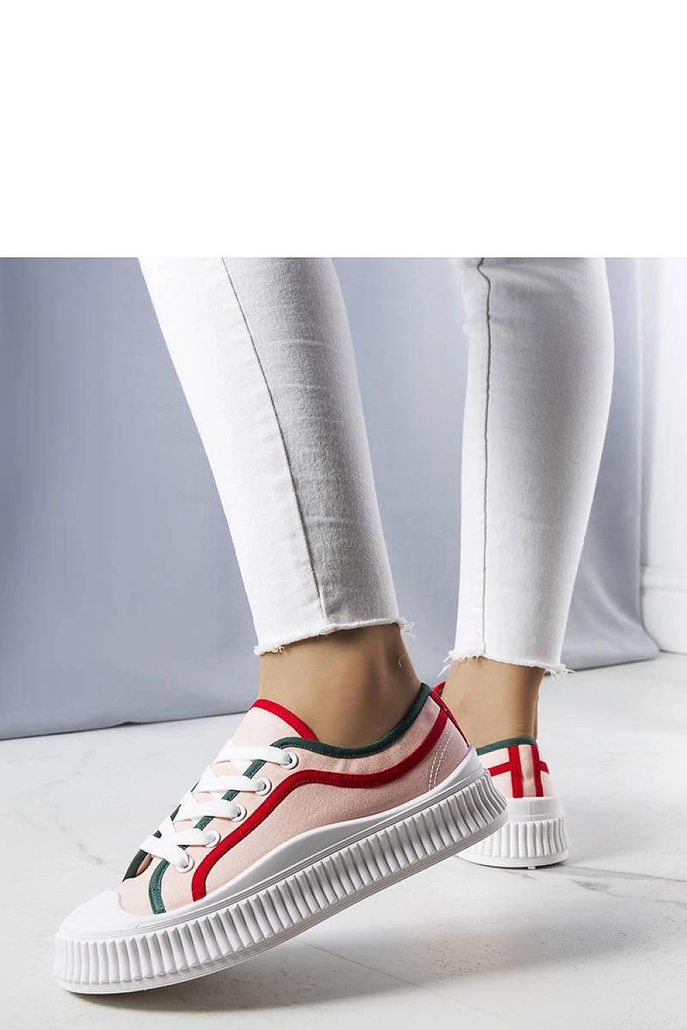 Baskets model 207999 Solea