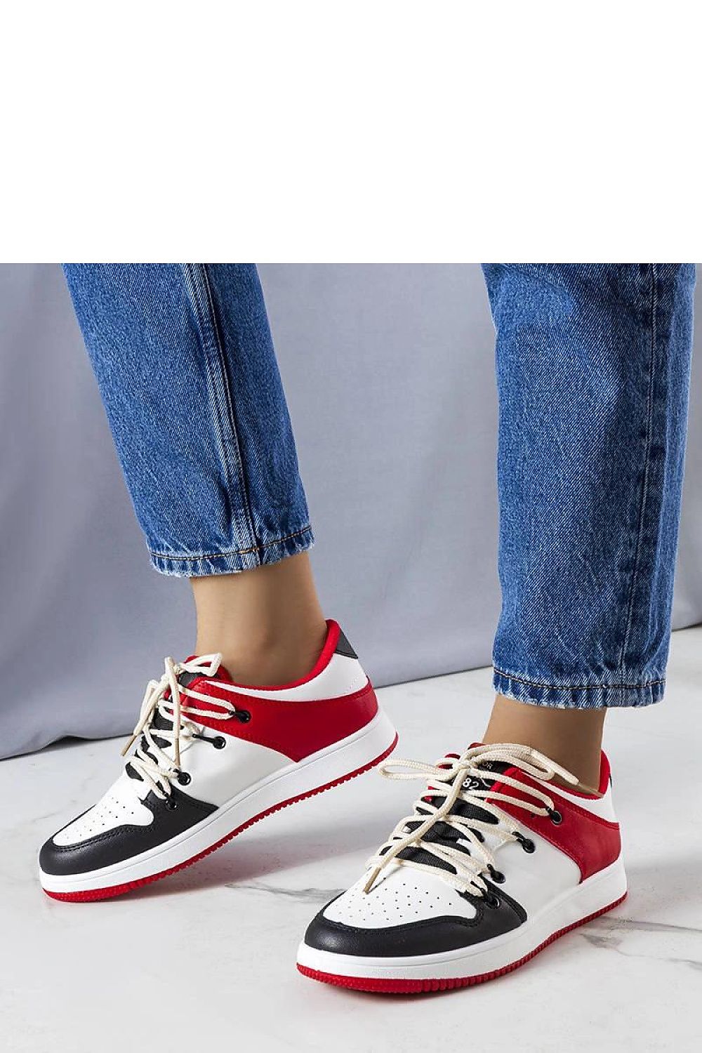 Baskets model 208014 Solea