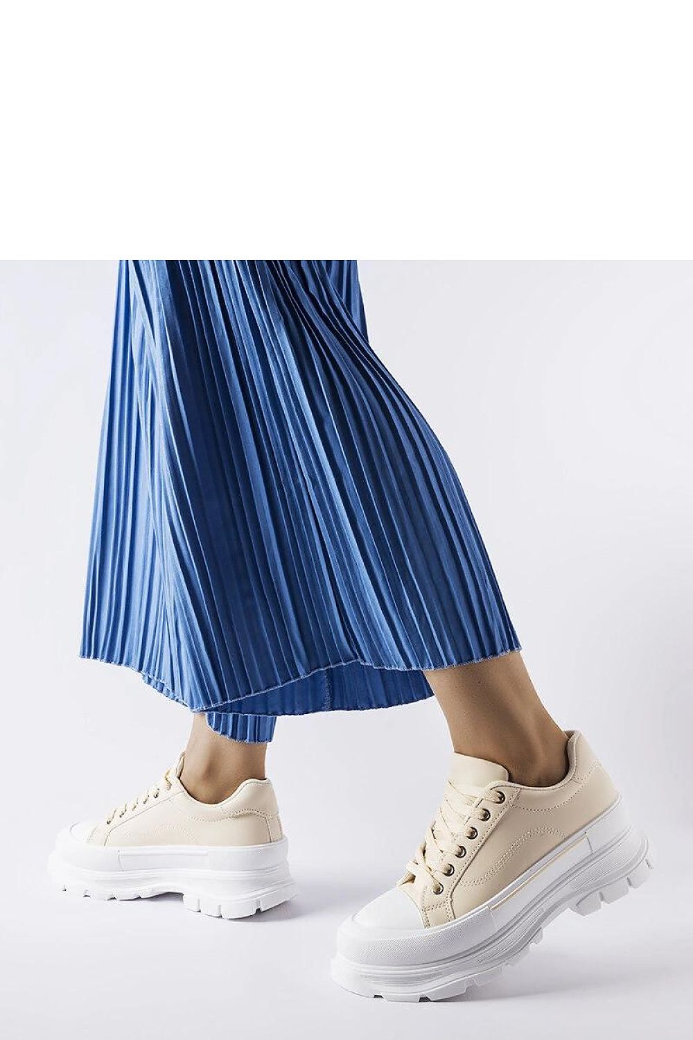 Baskets model 208015 Solea