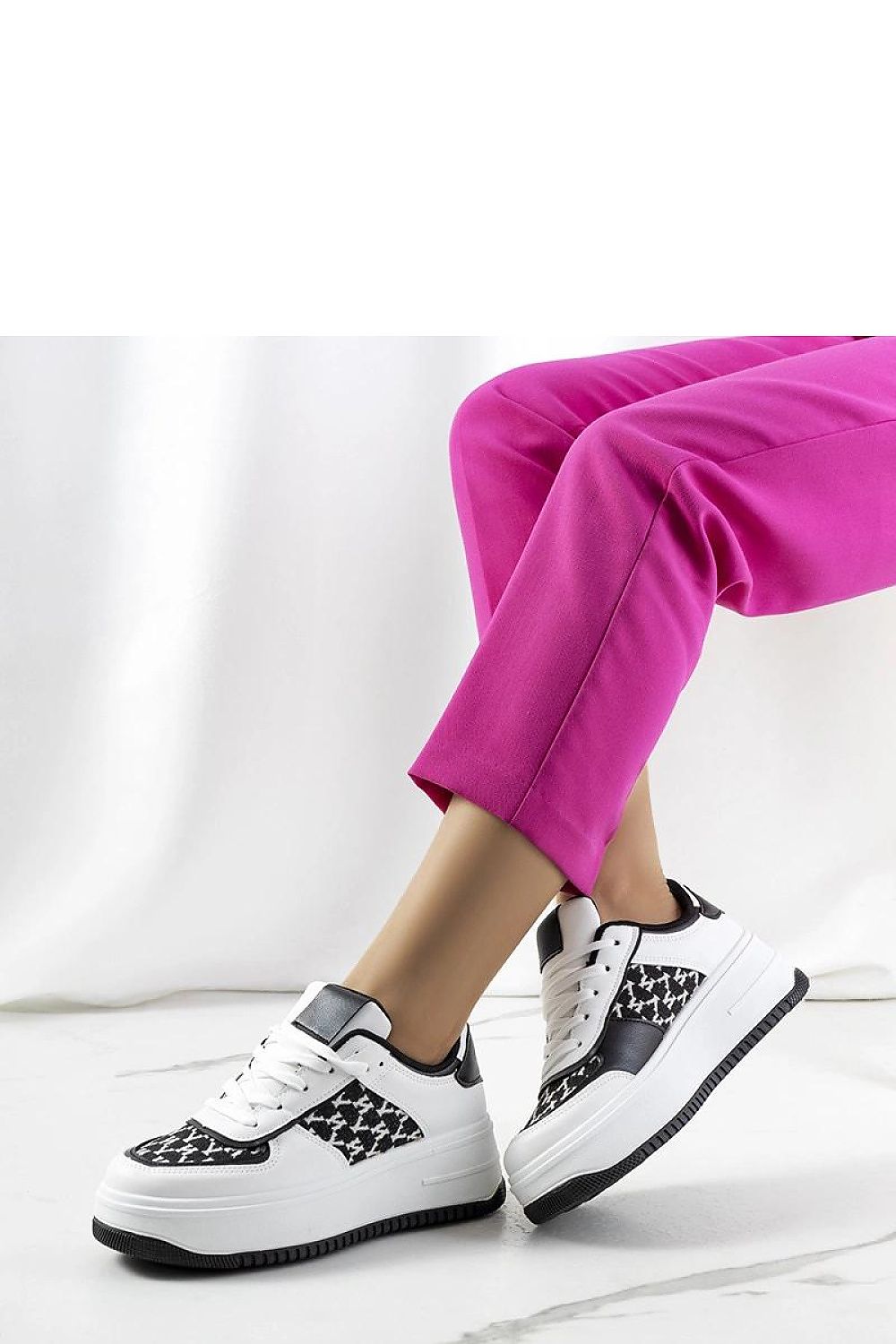 Baskets model 208034 Solea