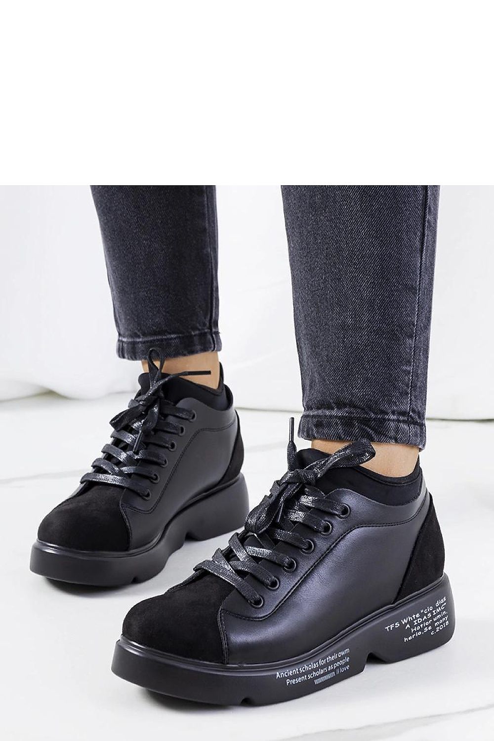 Baskets model 208035 Solea