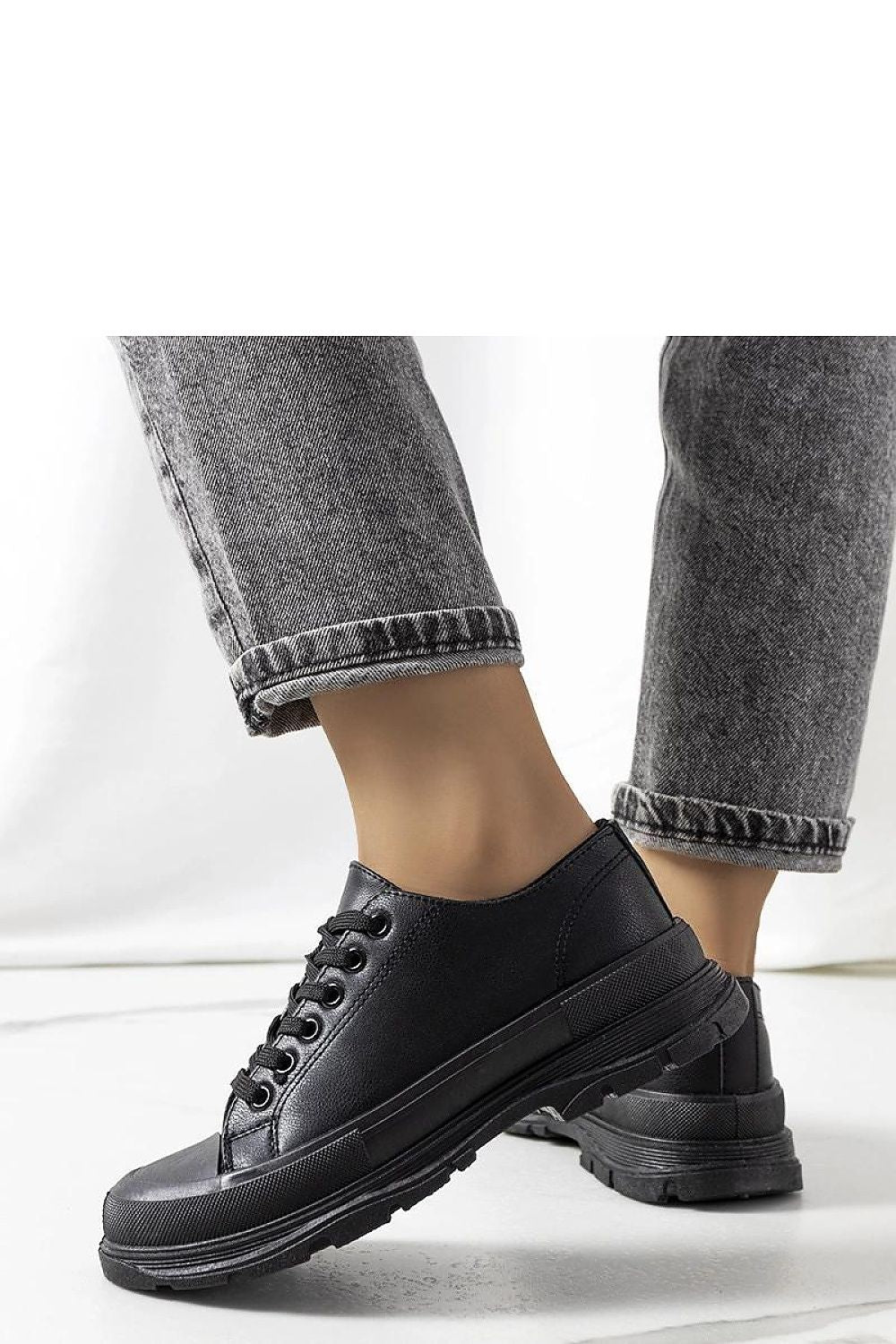 Baskets model 208036 Solea