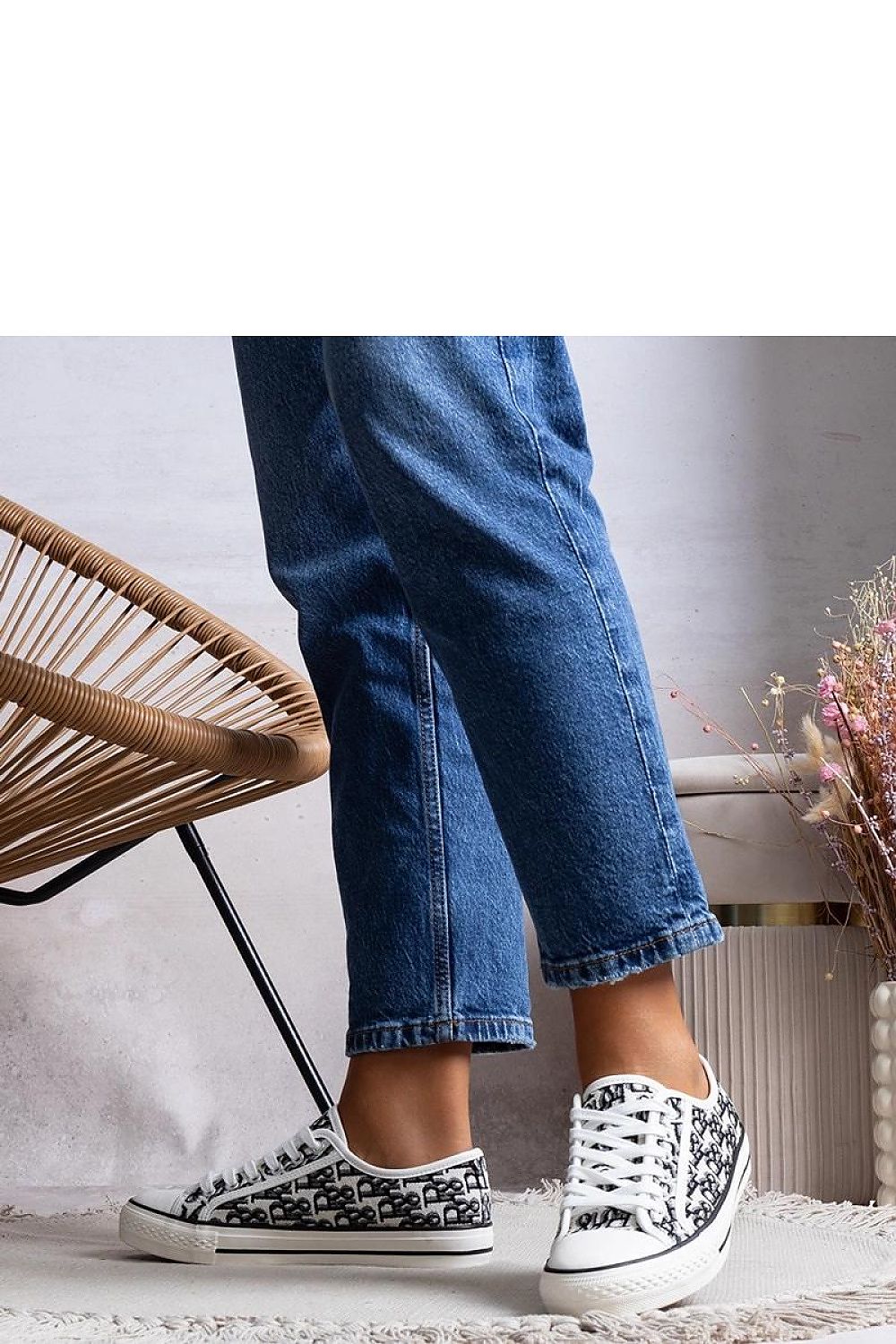 Baskets model 208055 Solea