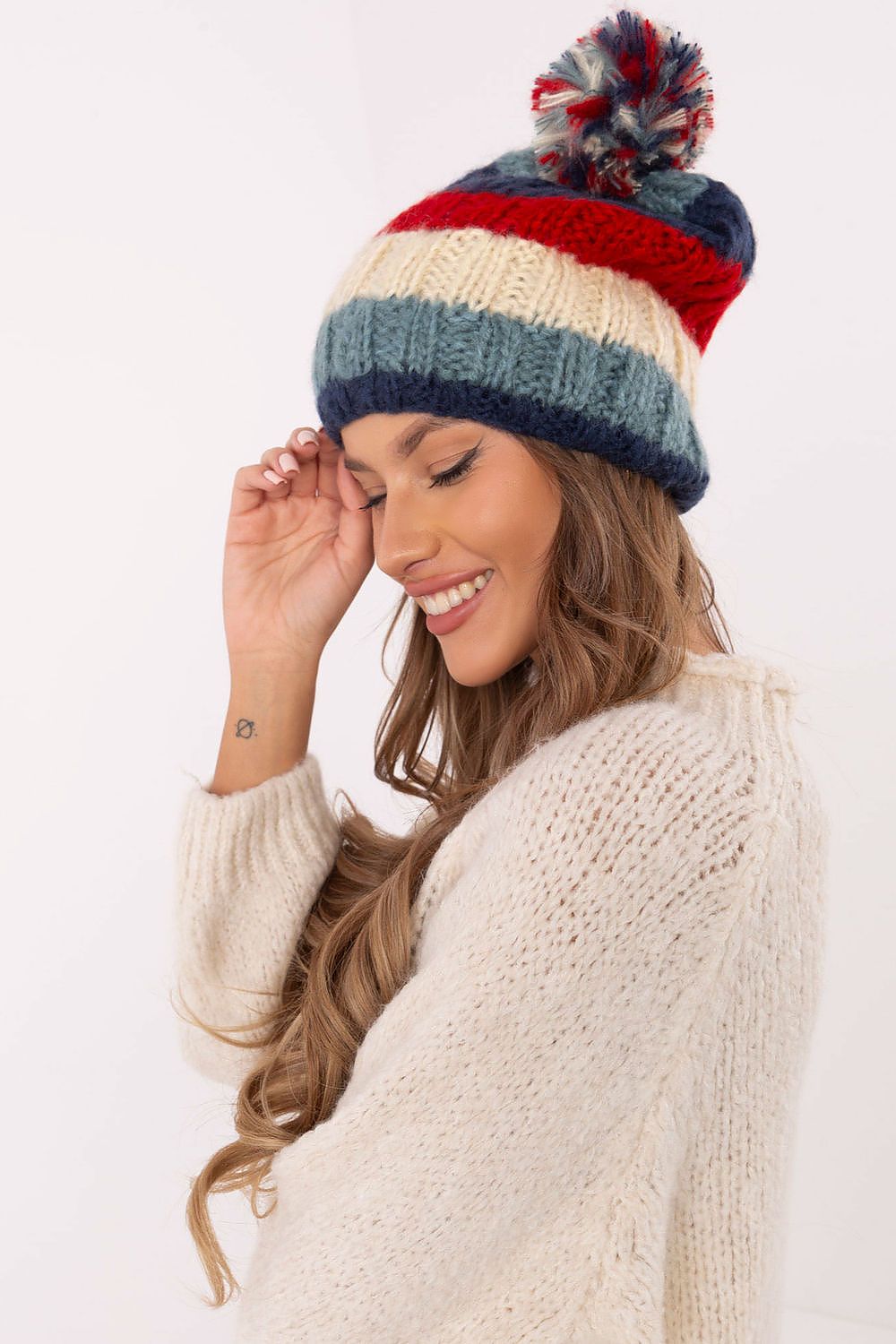 Bonnet model 208416 AT