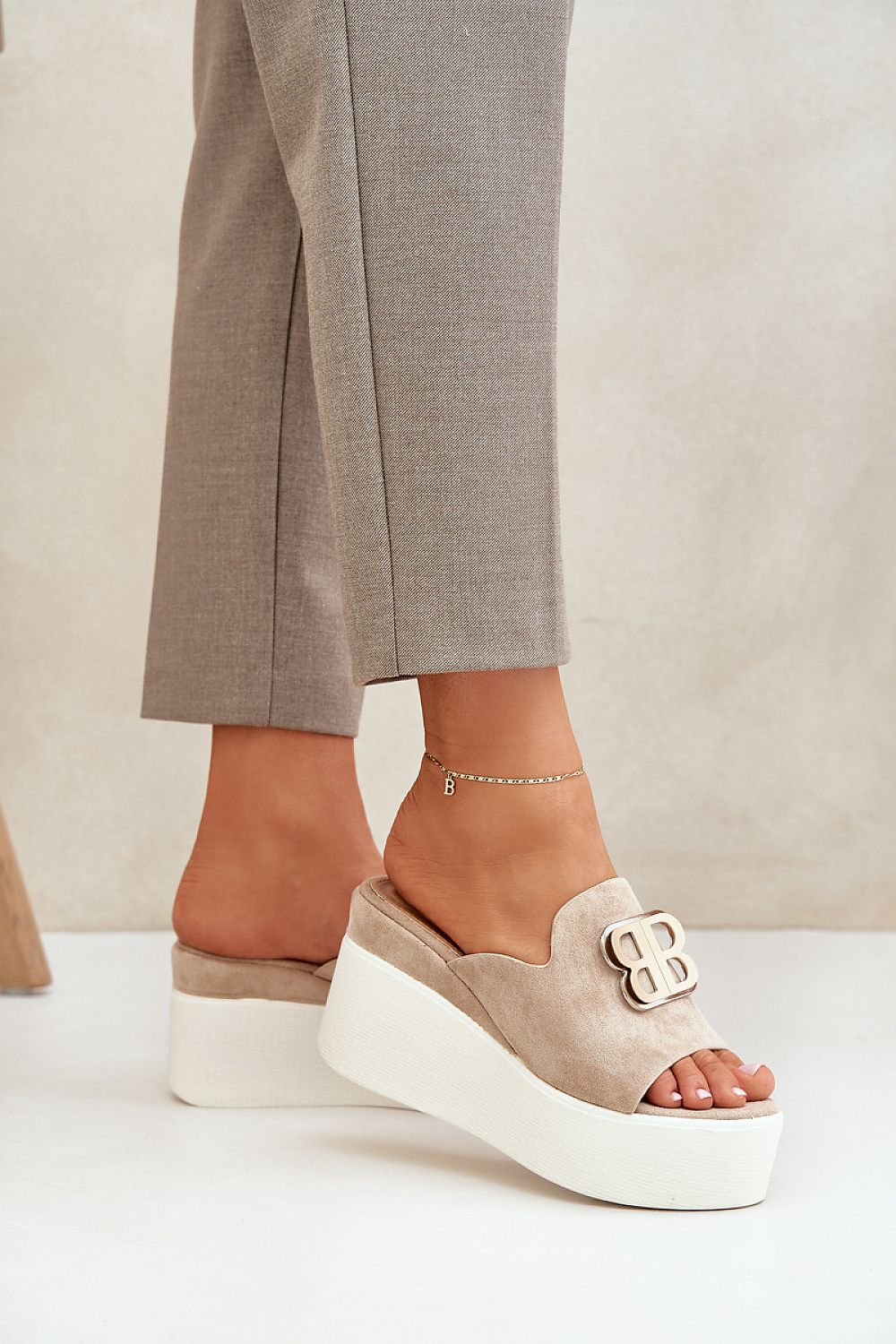 Clacquettes model 209973 Step in style