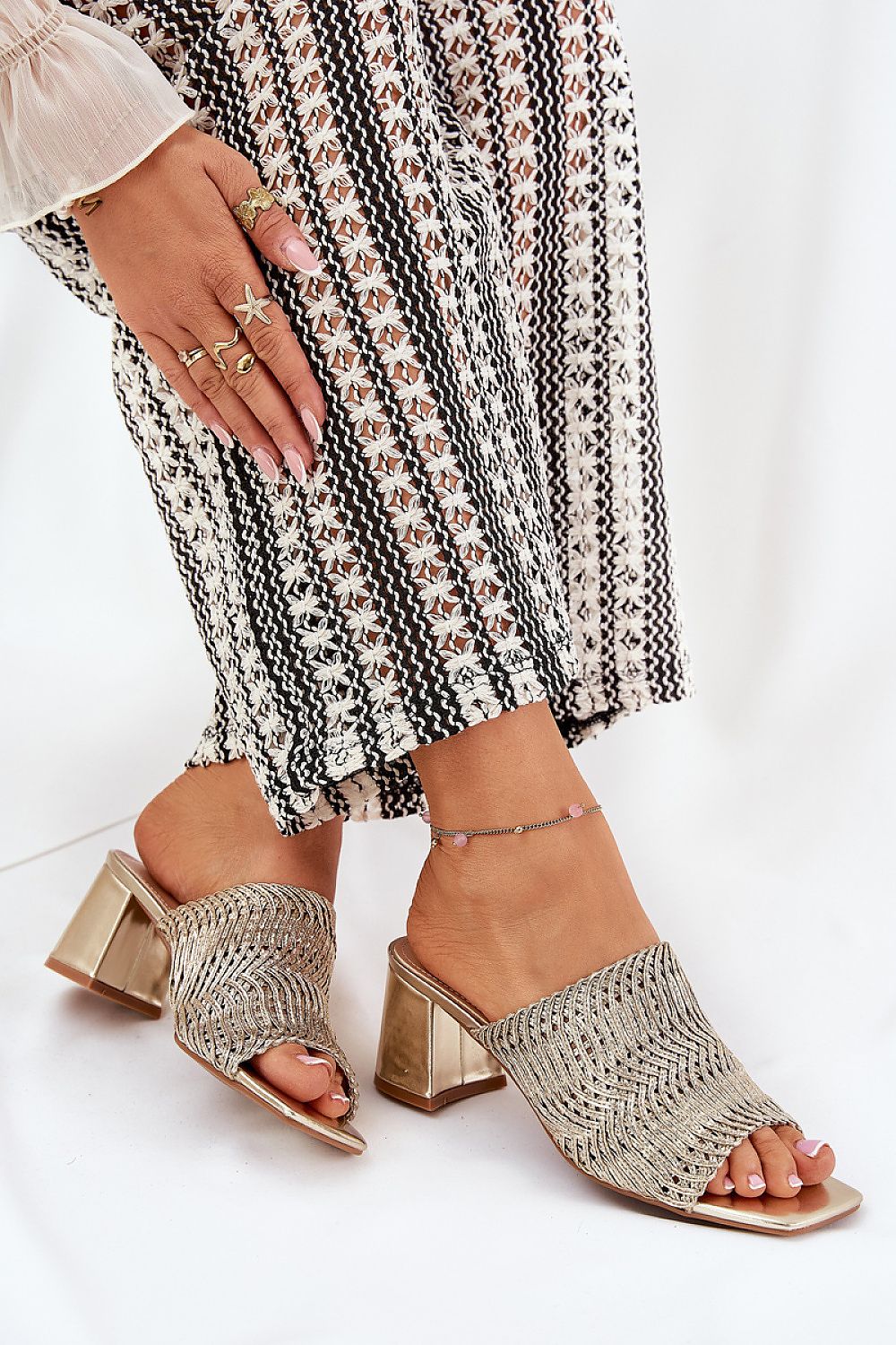 Clacquettes model 210781 Step in style