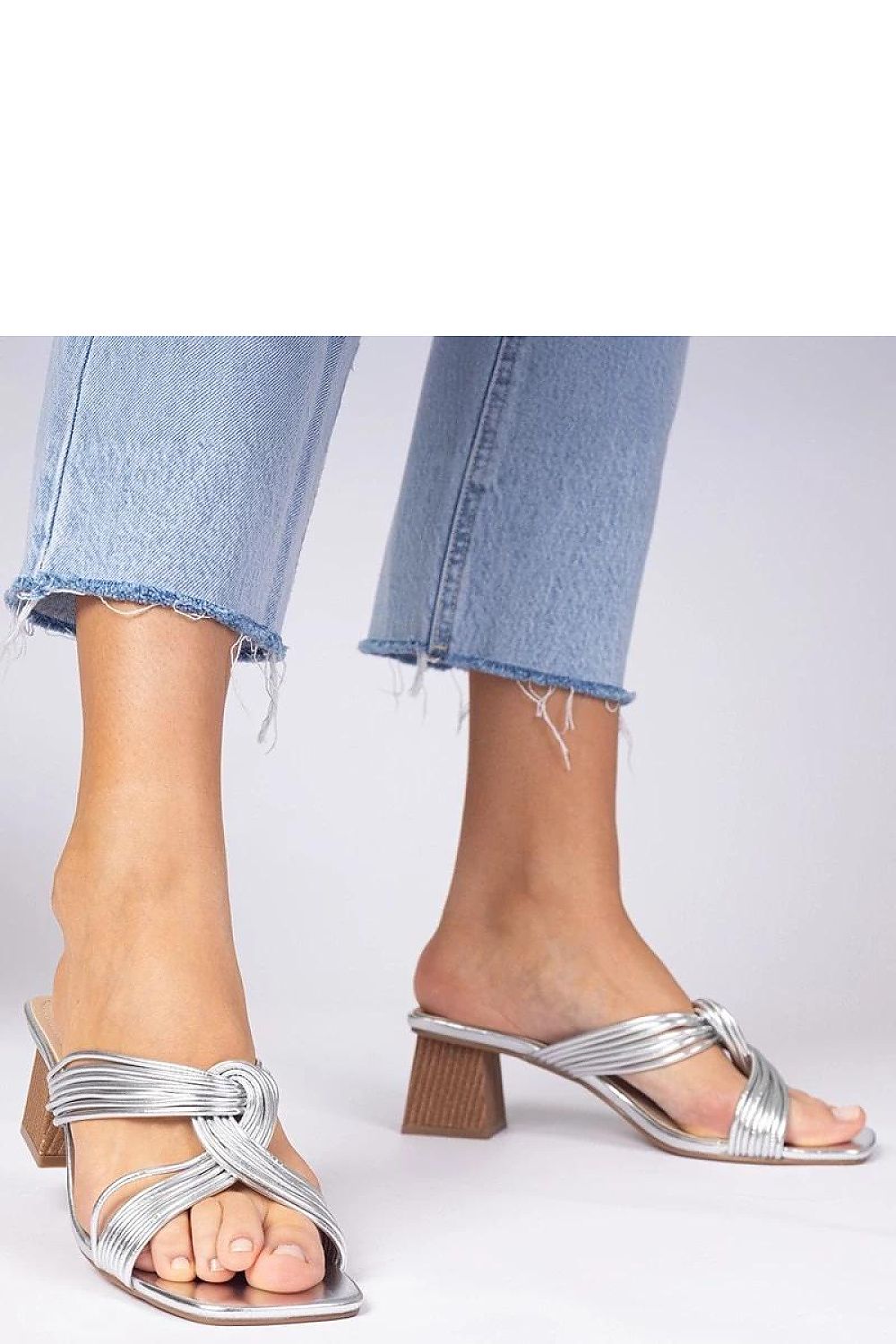 Clacquettes model 211035 PRIMO