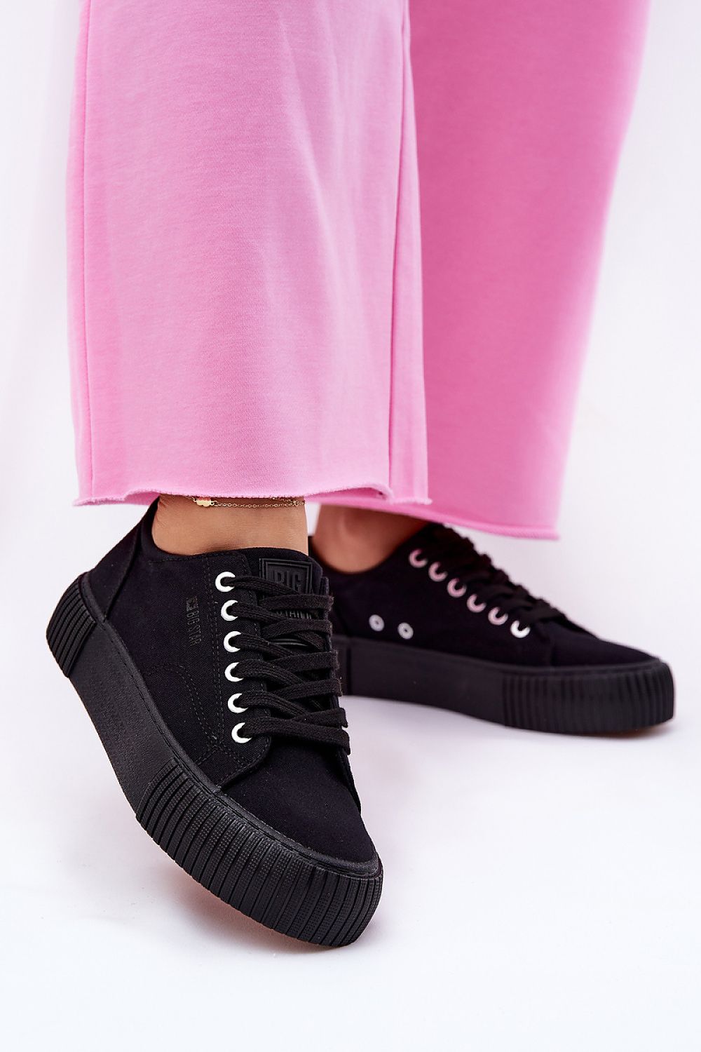 Baskets model 211357 Step in style