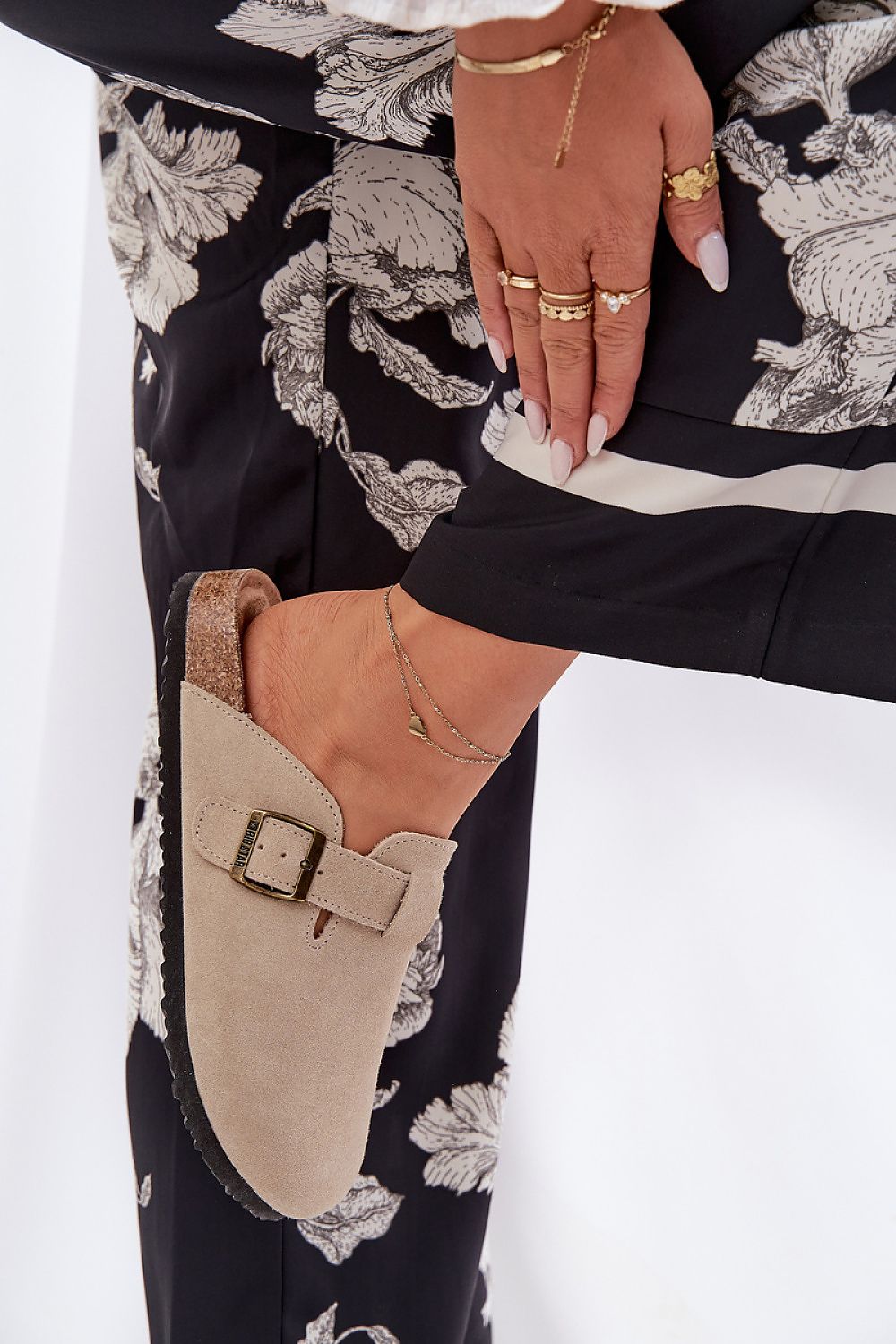 Clacquettes model 211684 Step in style