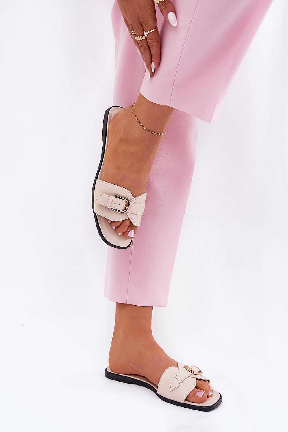 Clacquettes model 211691 Step in style