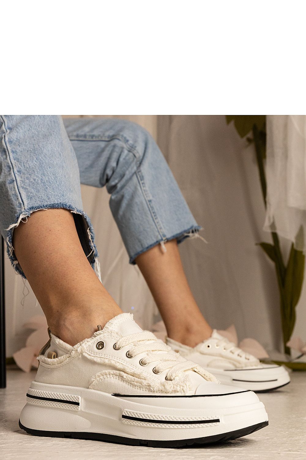 Baskets model 211786 PRIMO