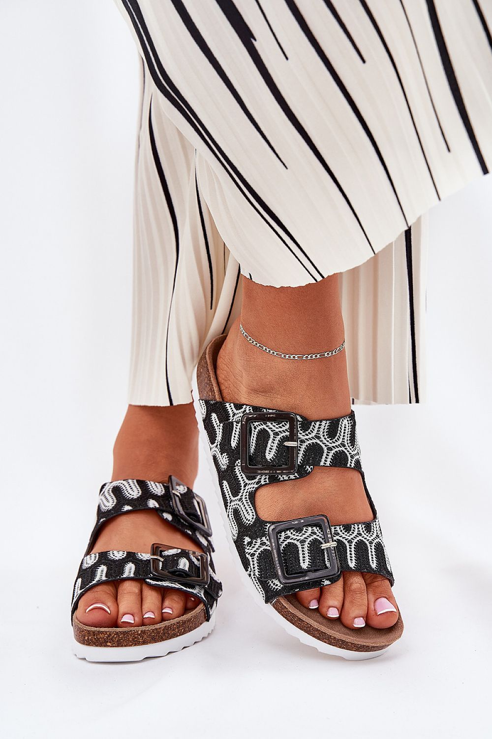 Clacquettes model 211965 Step in style