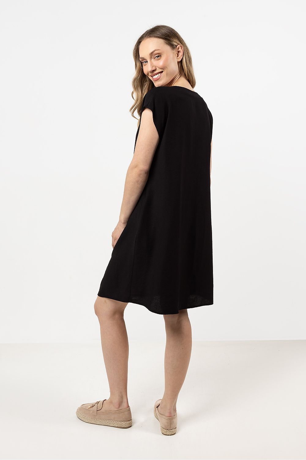 Robe de jour model 212244 awama