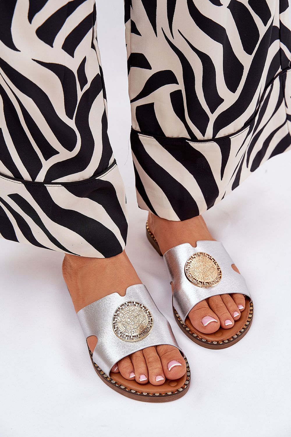 Clacquettes model 212605 Step in style