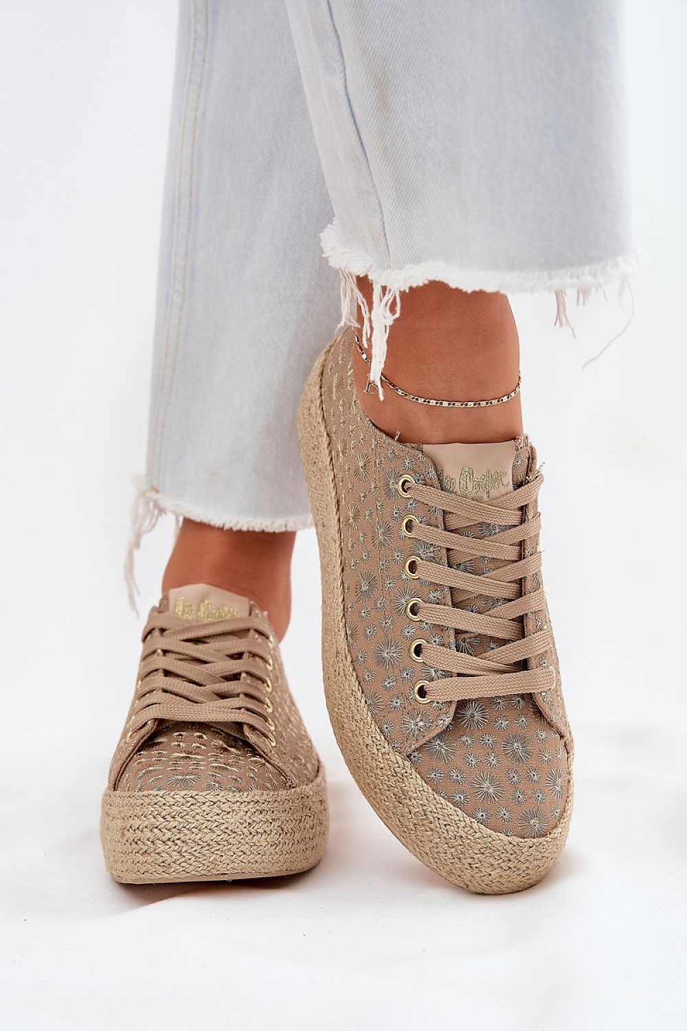 Baskets model 212620 Step in style