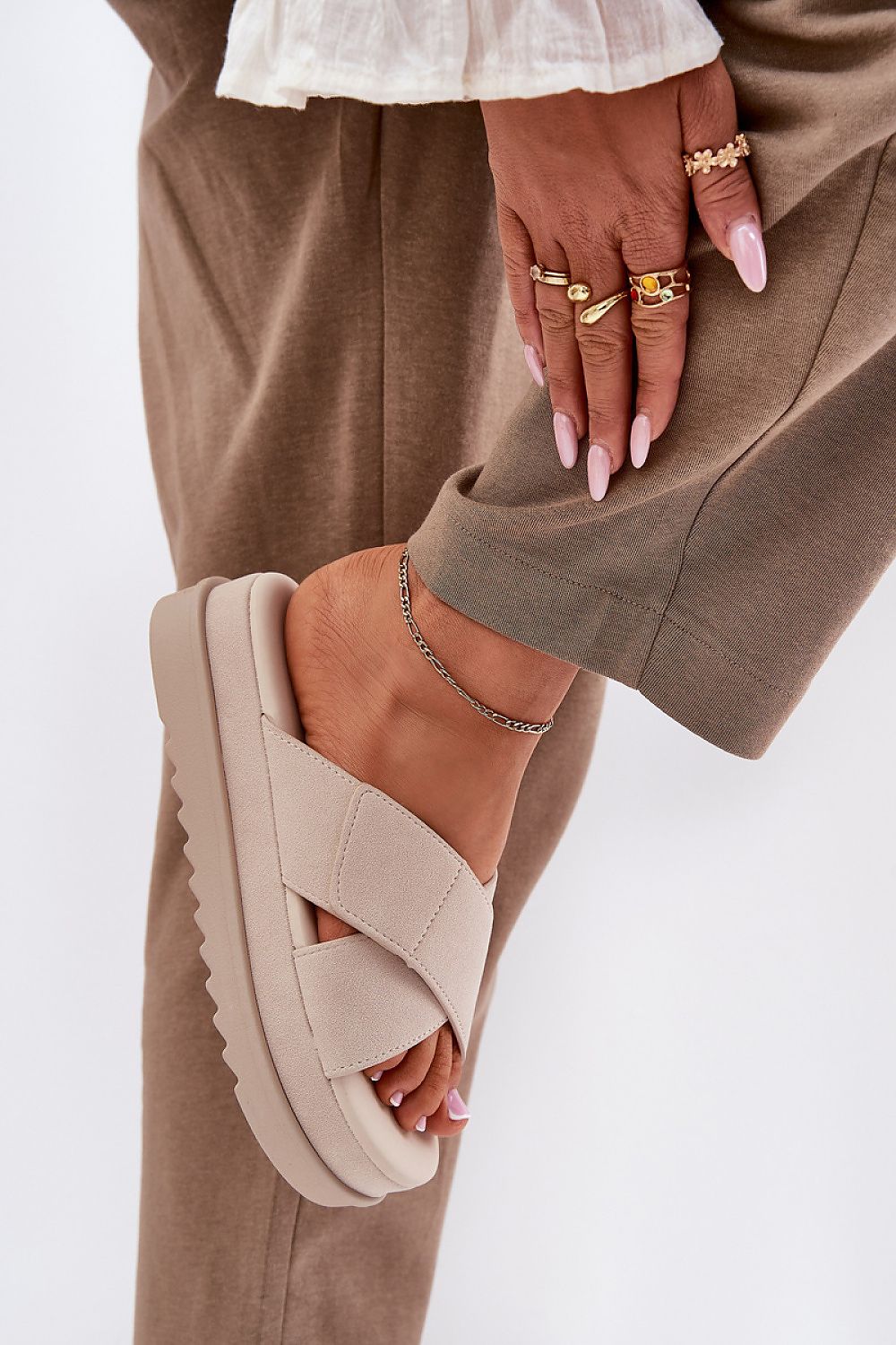 Clacquettes model 212876 Step in style